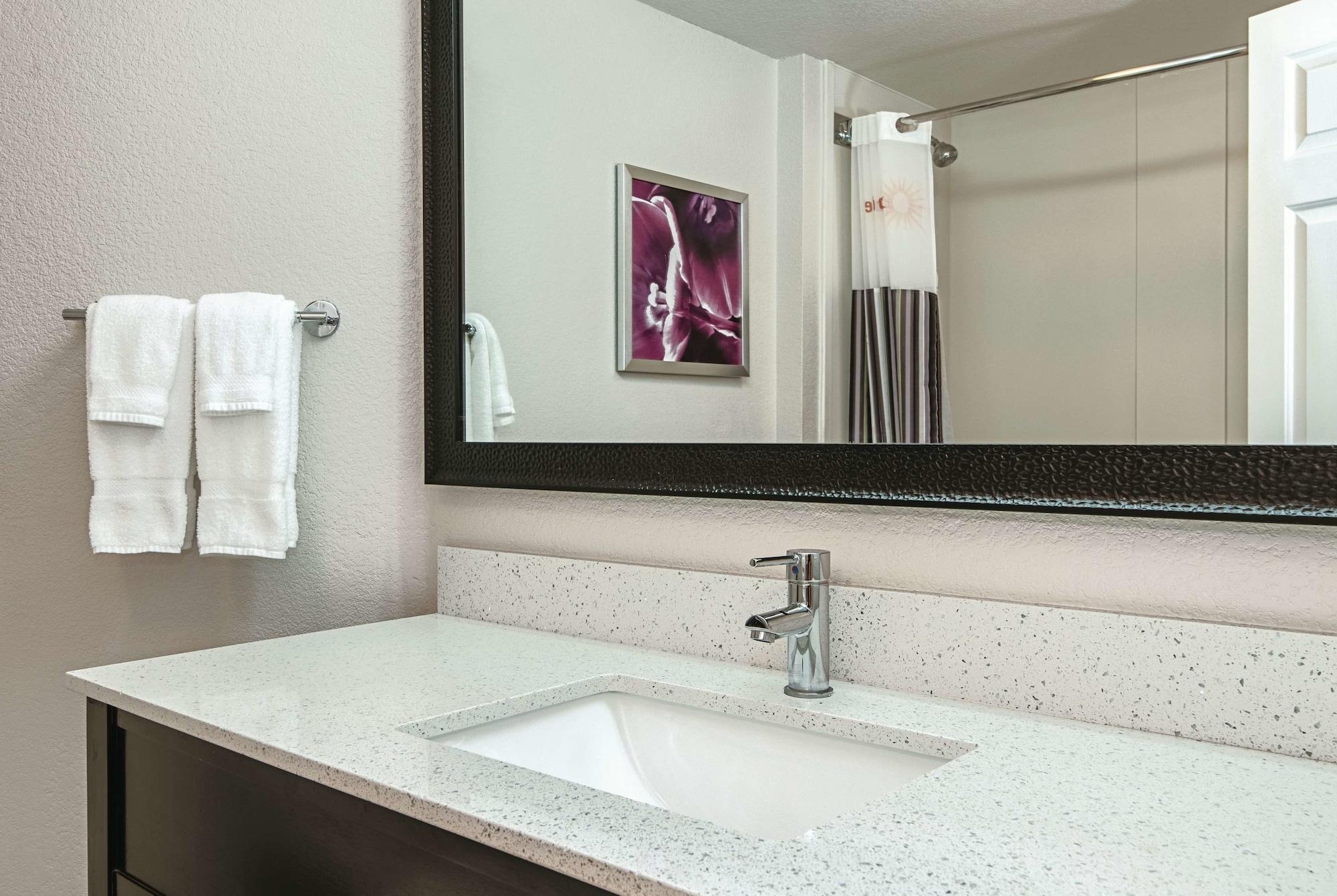 La Quinta Inn & Suites By Wyndham Ontario Airport Exterior foto