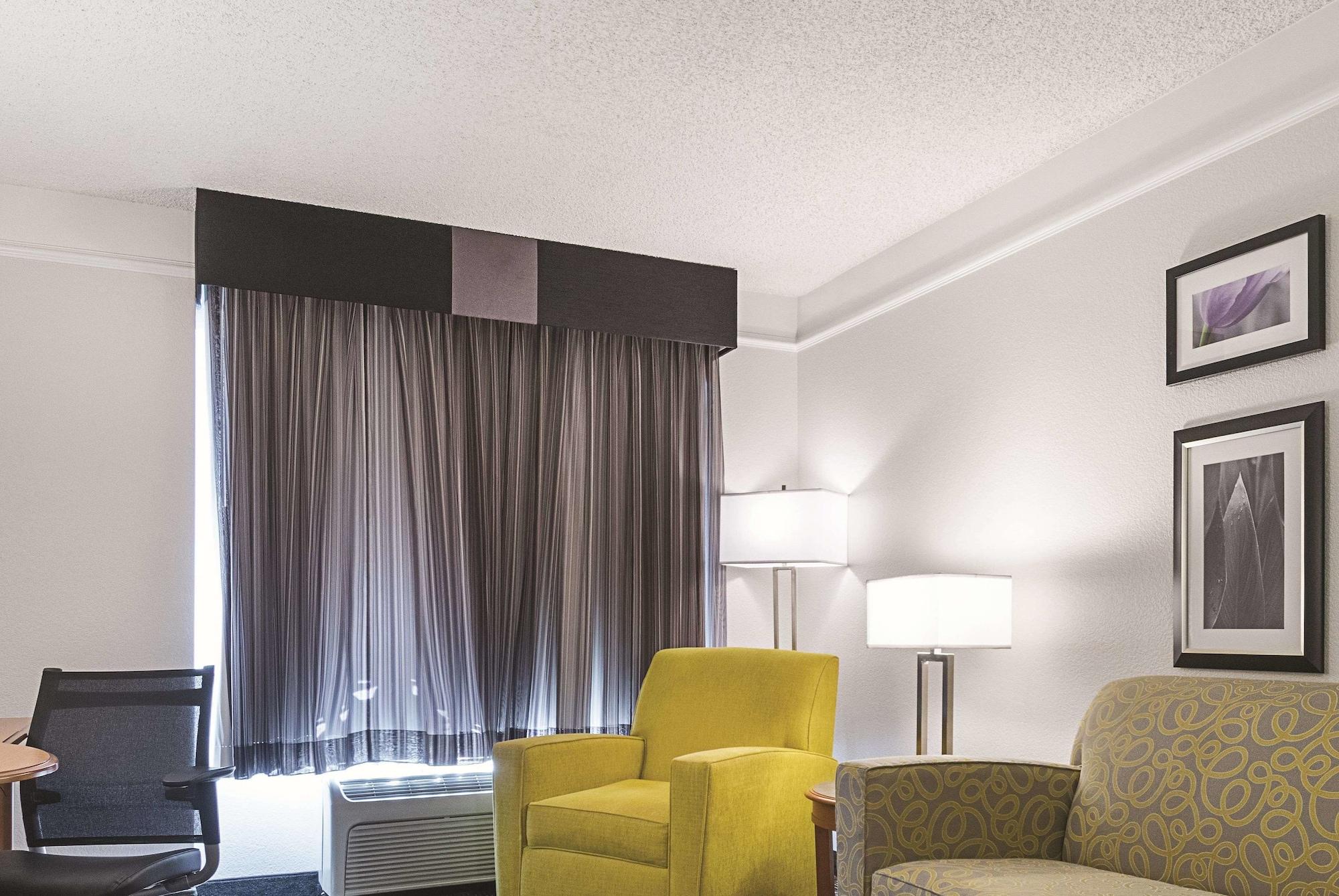 La Quinta Inn & Suites By Wyndham Ontario Airport Exterior foto